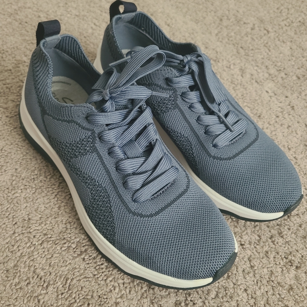 Clarks Women's Circuit Tie Sneakers